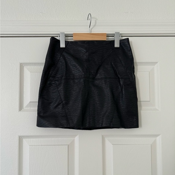 Leather miniskirt - Picture 1 of 2